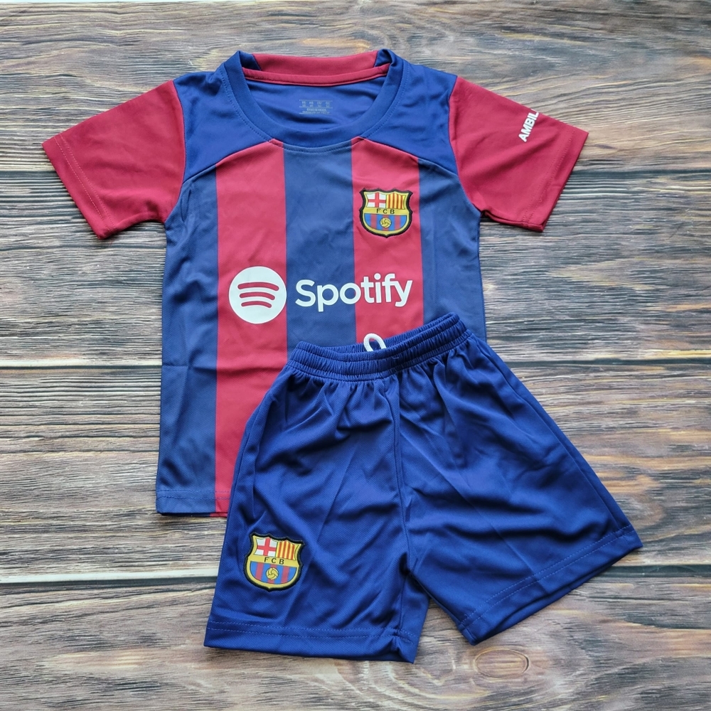 Barcelona Home kid's soccer uniform